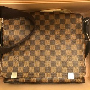 louis vuitton district pm damier ebene